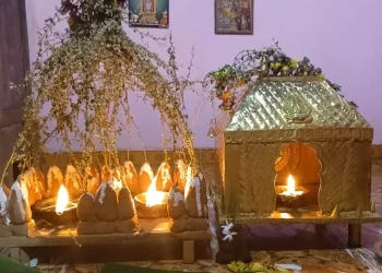 புதுக்கோட்டை மற்றும் தஞ்சாவூர் மாவட்டங்களில் விளக்குத் தண்டு
