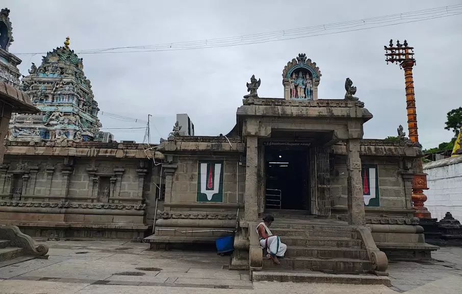 thiruneermalai-neervanna-perumal-temple-inside