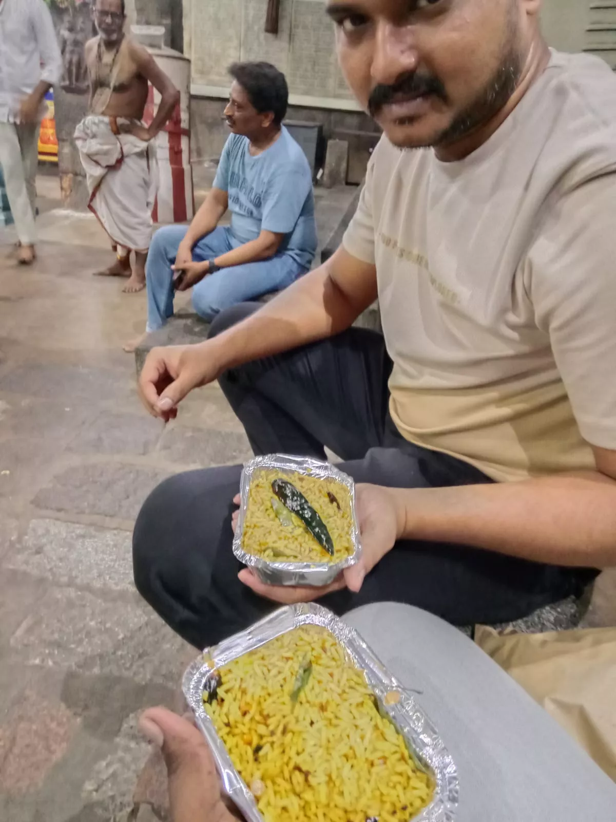 thiruvallikeni-parthasarathy-kovil-puliyodharai