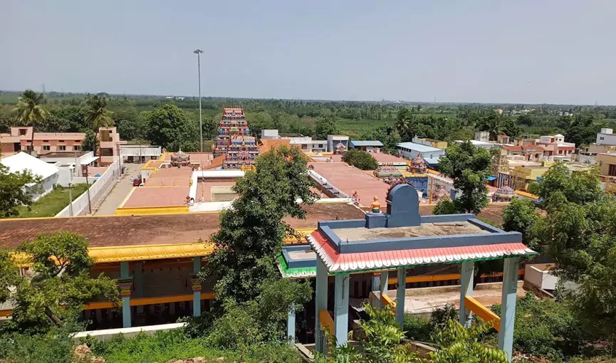 thiruvanthipuram-devanathaswamy-temple-gopurams