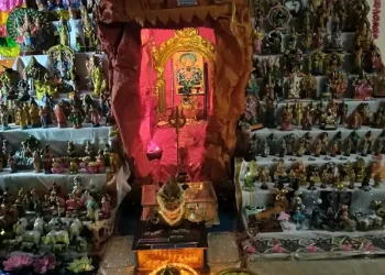 பிரபஞ்ச சக்தி நிரம்பிய அதிசிய மஹாமாயா பொக்கிஷங்கள் நிறைந்த குகை கொலு