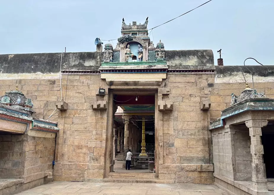 thiruvathavur-thirumarainathar-temple-manickavasagar
