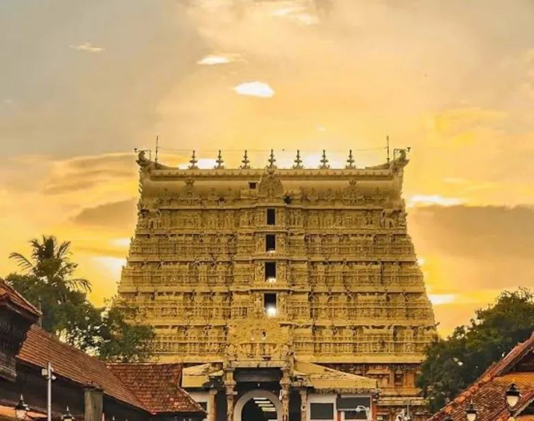 sree-padmanabhaswamy-temple-entrance-gopuram
