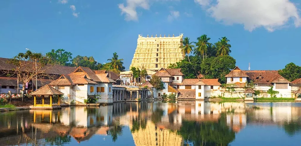sree-padmanabhaswamy-temple-pond