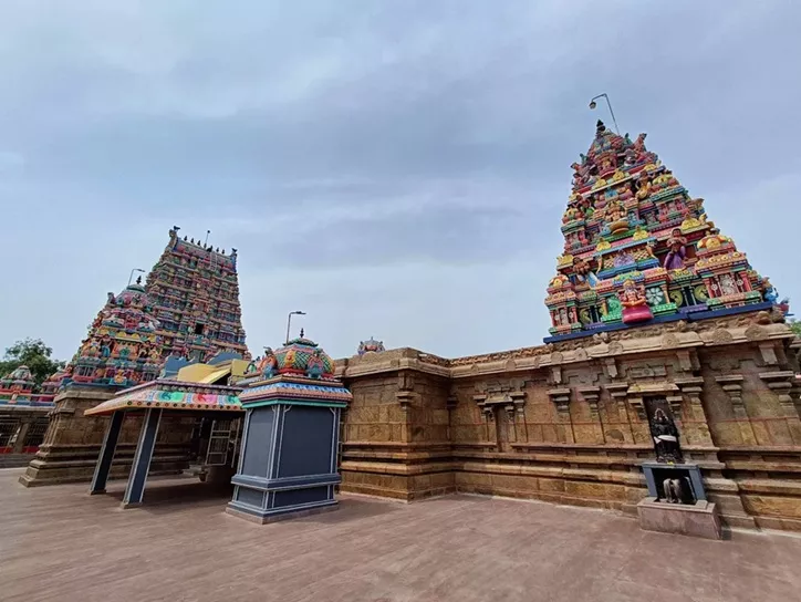 alangudi-namapureeswarar-temple-inside-view
