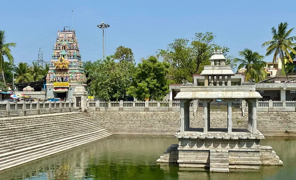 thiruverkadu-vedapureeswarar-temple-pond