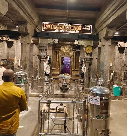 nageswarar temple kundrathu inside