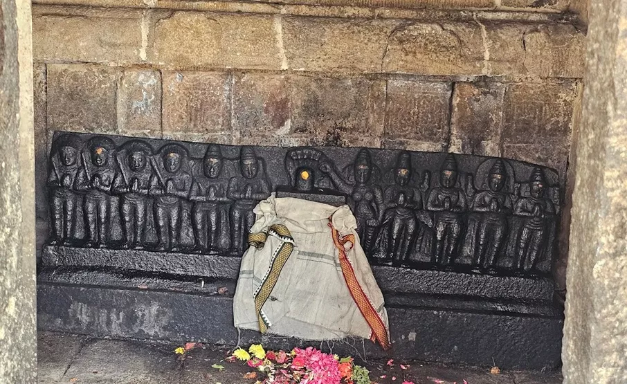 poonamallee-vaitheeswaran-temple-sculptures